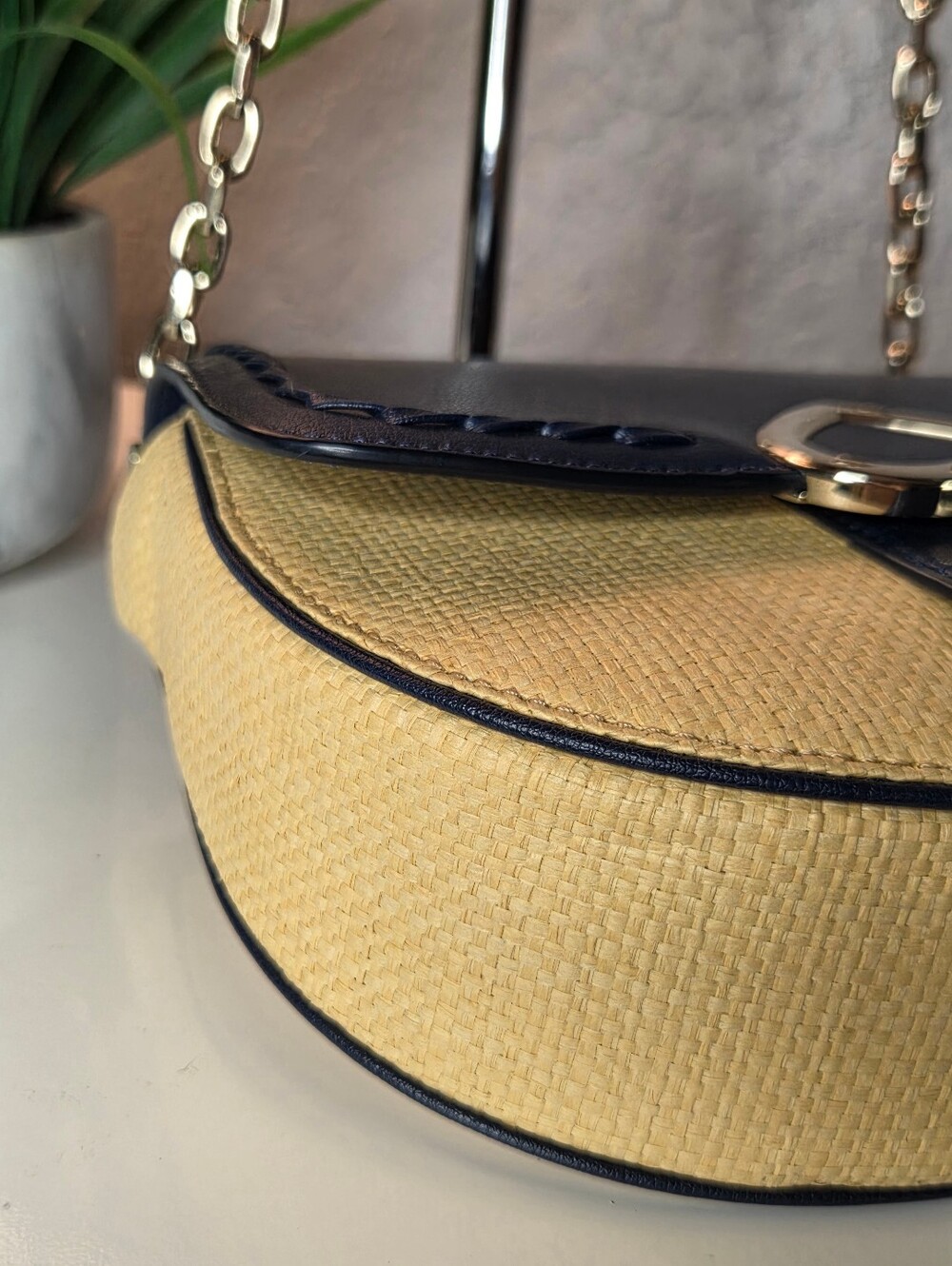 Kate Spade Robyn Straw Medium Chain Saddle Bag Navy Cream WKRU6847 EUC - Picture 8 of 16